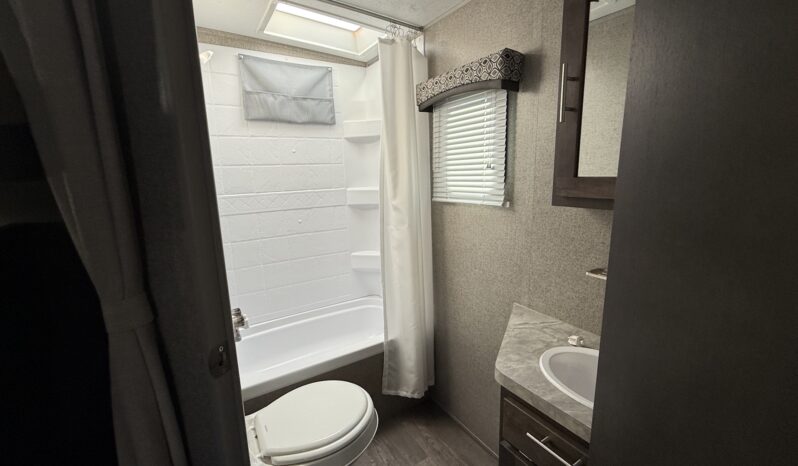 2019 Flagstaff 25LB full