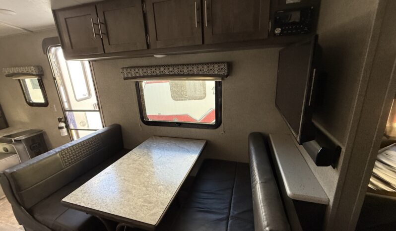 2019 Flagstaff 25LB full