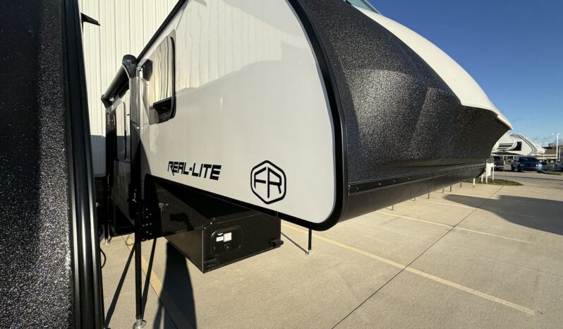 2026 Palomino Real Lite HS-2110 full