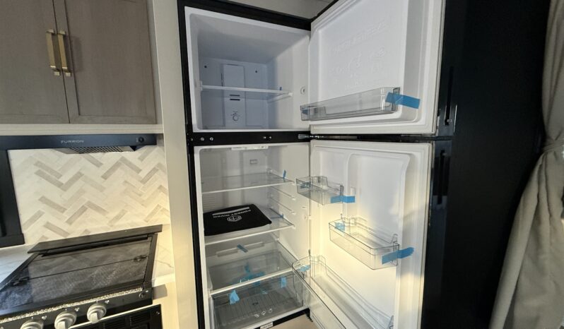 2026 Salem Hemisphere 25BHHL full