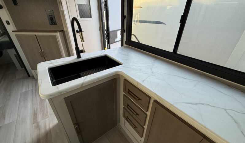 2026 Salem Hemisphere 25BHHL full