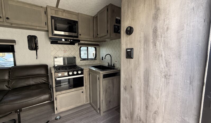 2026 Sunset Park RV Sun Lite 27WQB full