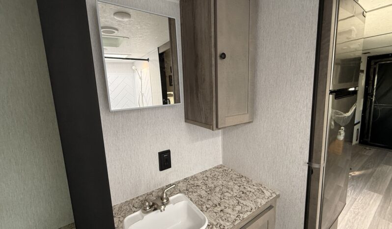 2026 Sunset Park RV Sun Lite 27WQB full