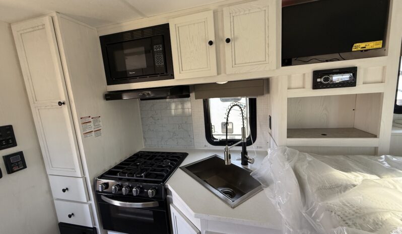 2024 Palomino Real Lite HS-1916 full