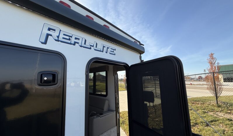 2024 Palomino Real Lite HS-1916 full