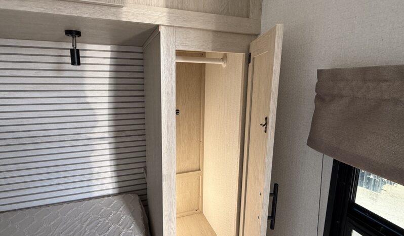 2026 Shasta Oasis 18FQ full