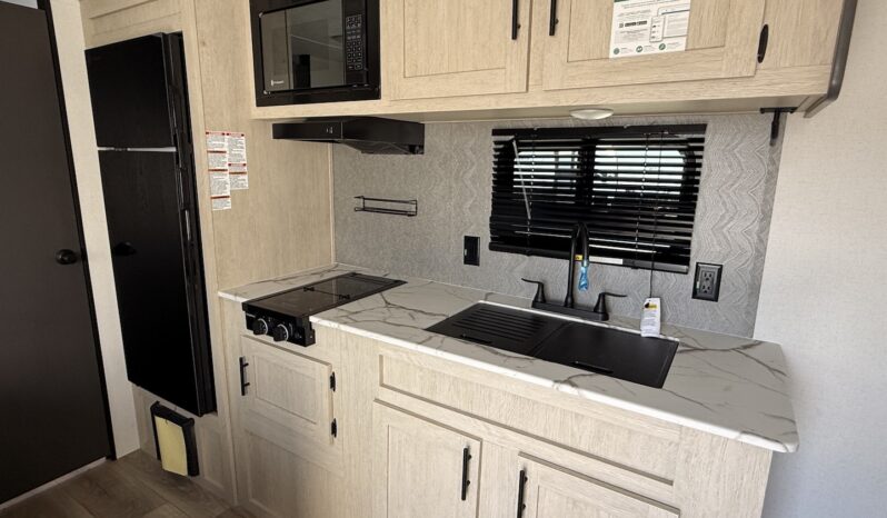 2026 Shasta Oasis 18FQ full