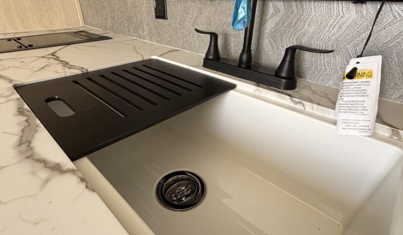 2026 Shasta Oasis 18FQ full