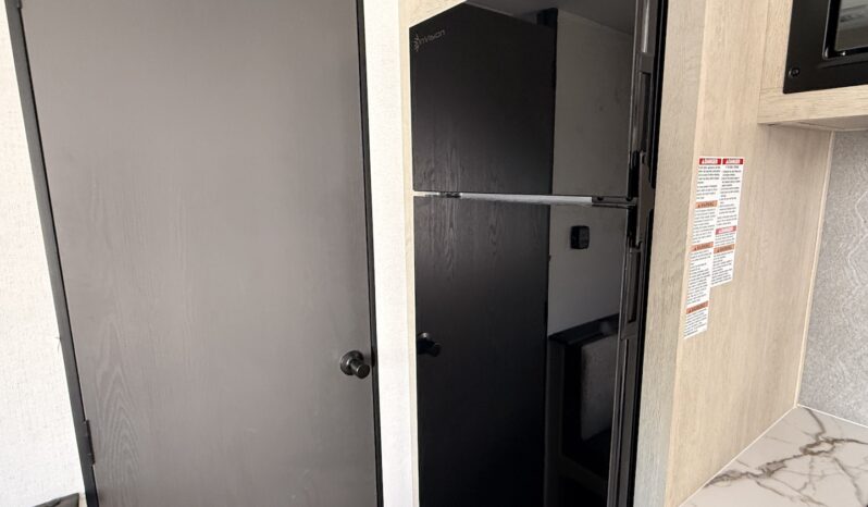 2026 Shasta Oasis 18FQ full