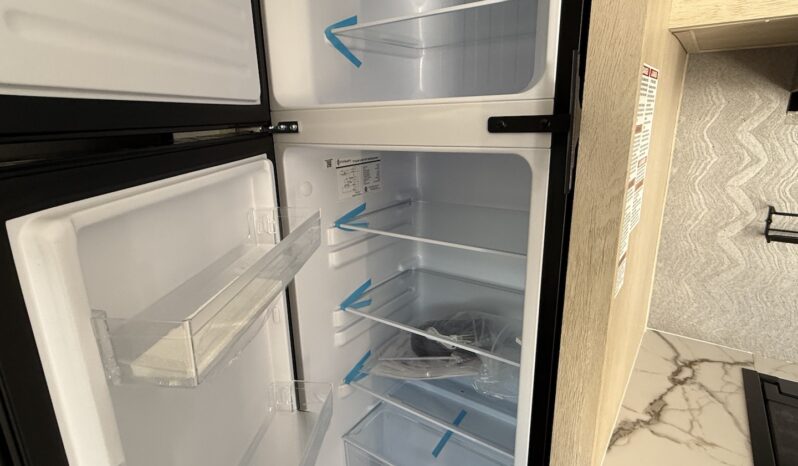 2026 Shasta Oasis 18FQ full