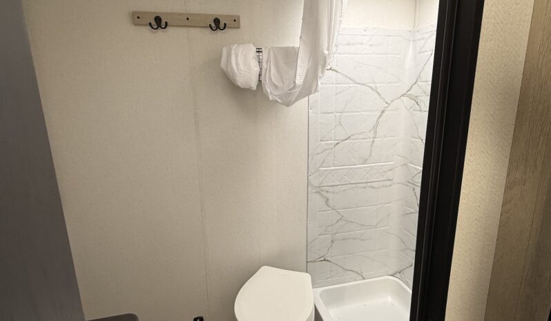 2026 Shasta Oasis 18FQ full