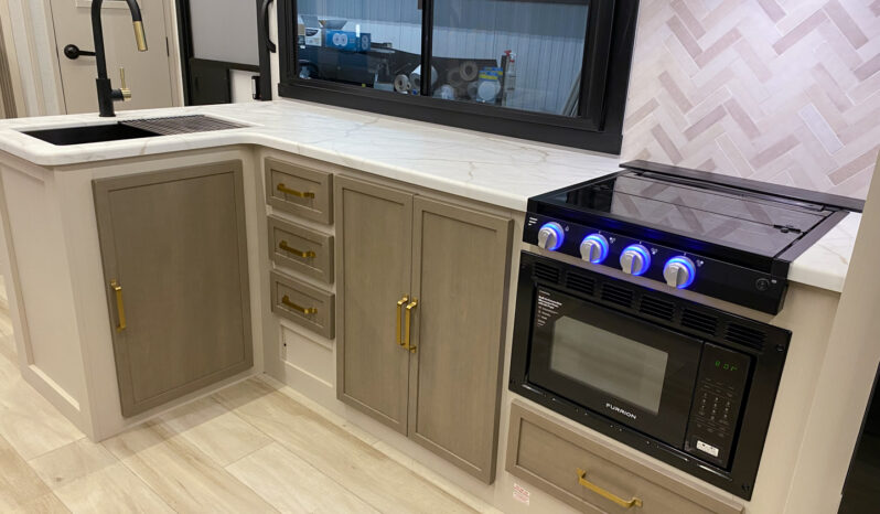 2026 Salem Hemisphere 25BHHL full