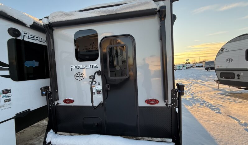 2025 Palomino Real Lite HS-2114 full