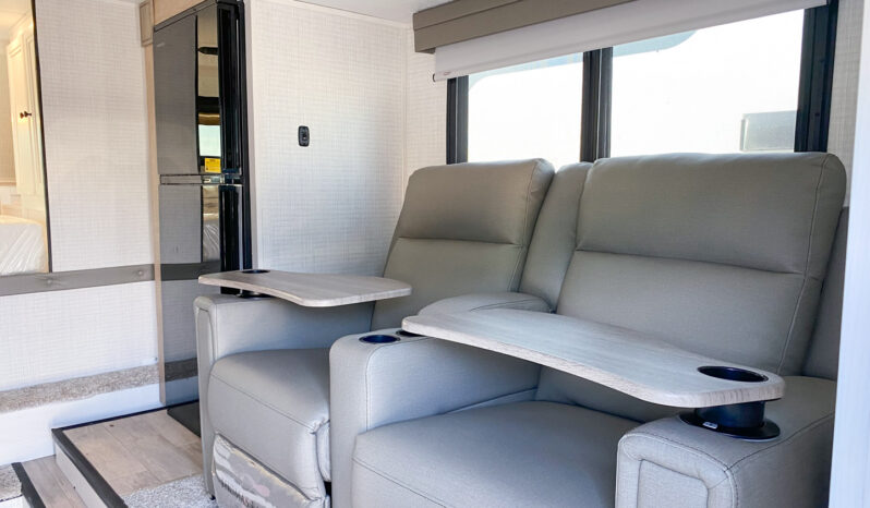 2024 Palomino Real Lite HS-2114 full