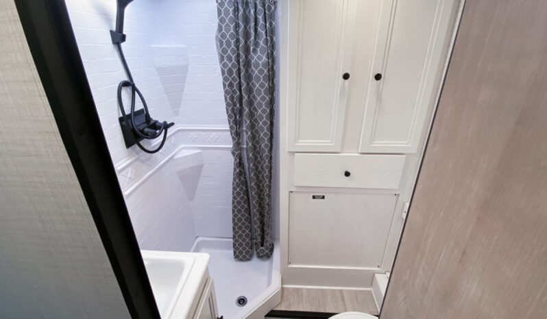 2024 Palomino Real Lite HS-2114 full