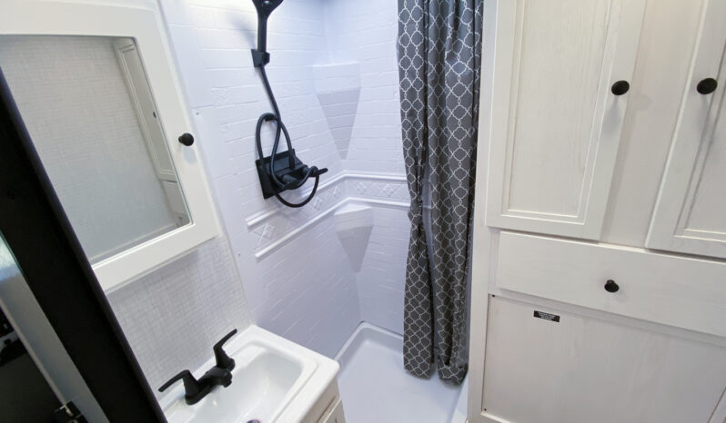 2024 Palomino Real Lite HS-2114 full