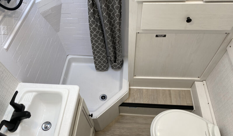 2024 Palomino Real Lite HS-2114 full