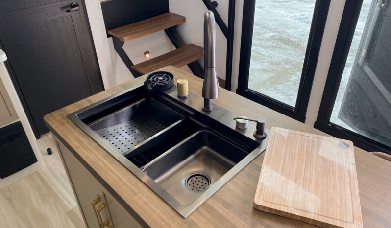 2026 Salem Hemisphere ROOST43 full