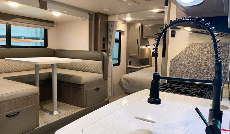 2024 Lance Squire SQ19 full