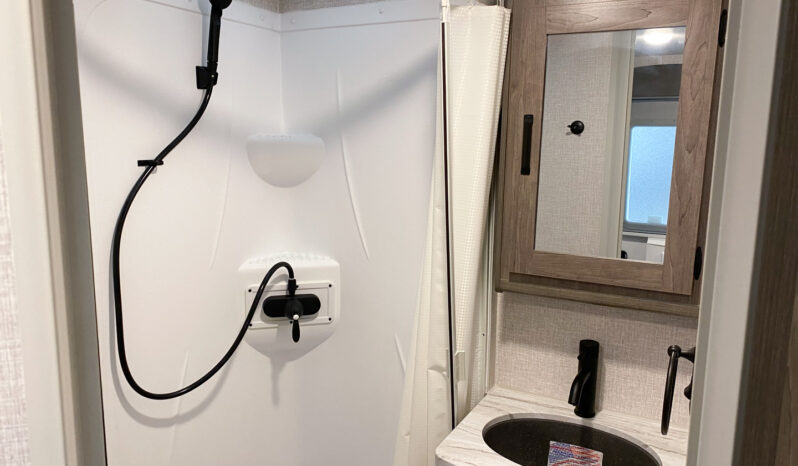 2024 Lance Squire SQ19 full