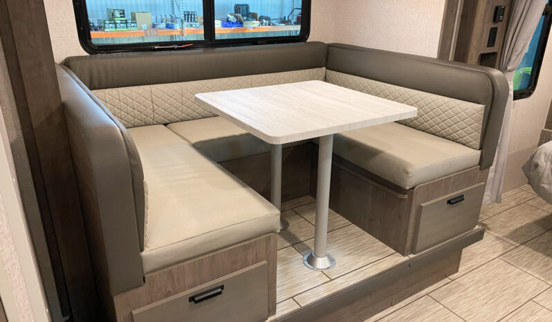 2024 Lance Squire SQ19 full