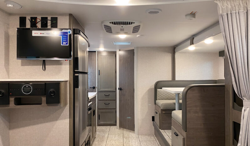 2024 Lance Squire SQ19 full