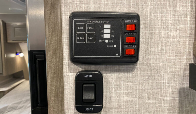 2024 Lance Squire SQ19 full