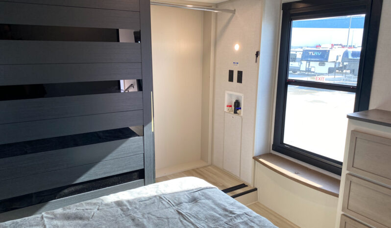 2026 Salem Hemisphere 321DRL full