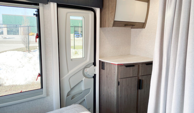 2025 Lance 2565 full