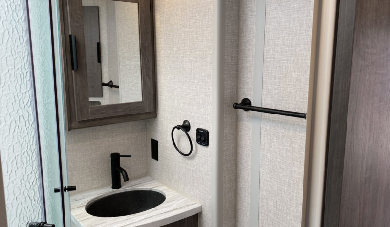 2025 Lance 2565 full