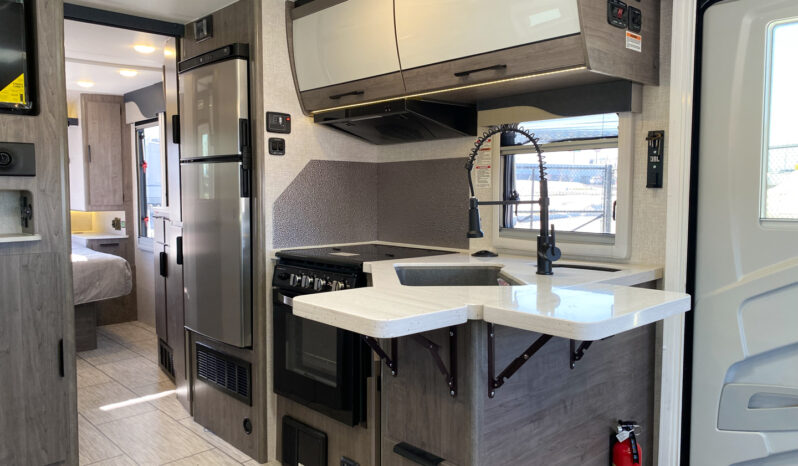 2025 Lance 2565 full