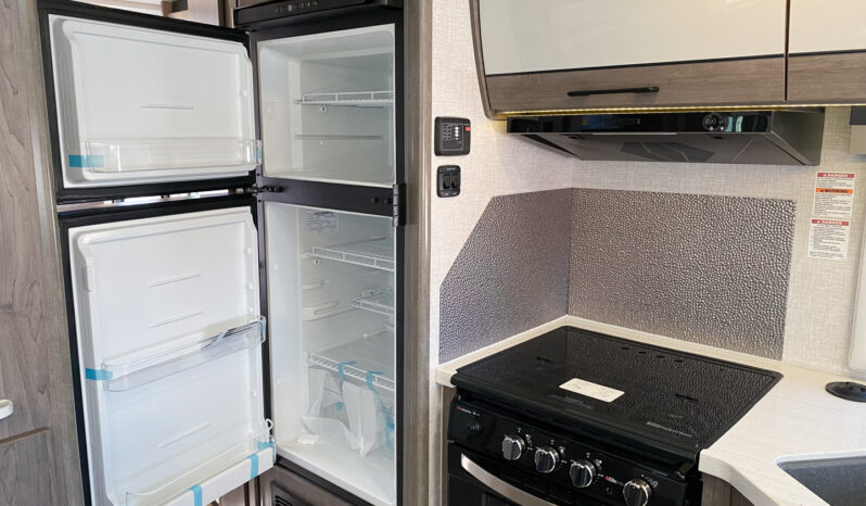 2025 Lance 2565 full