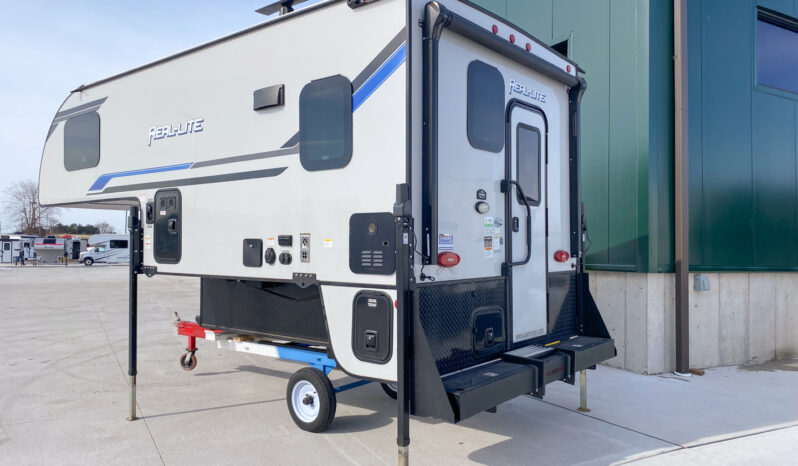 2024 Palomino Real Lite HS-2114 full