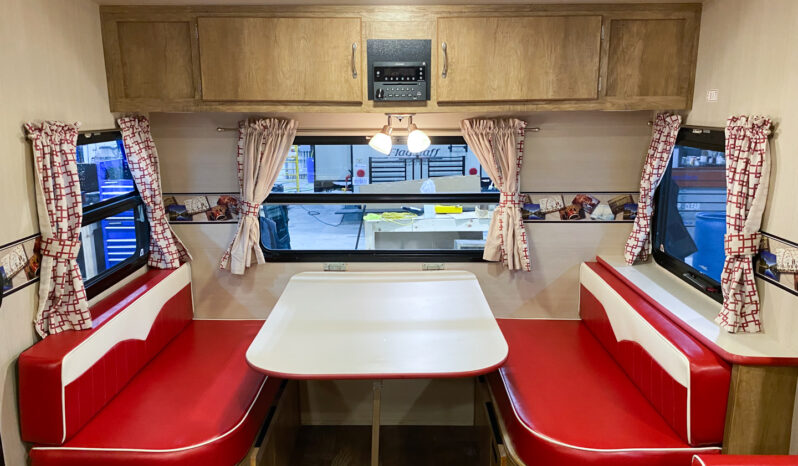 2017 Vintage Cruiser 23RSS full