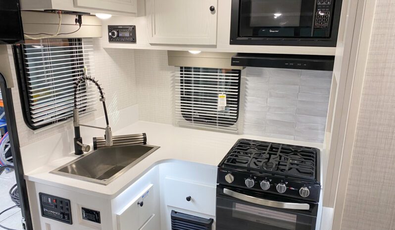 2024 Palomino Real Lite HS-2114 full