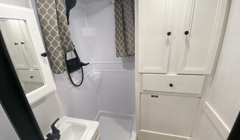 2024 Palomino Real Lite HS-2114 full