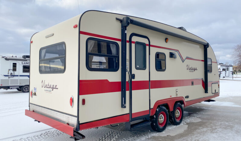 2017 Vintage Cruiser 23RSS full