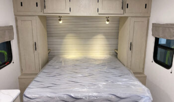 2025 Shasta Oasis 18FQ full