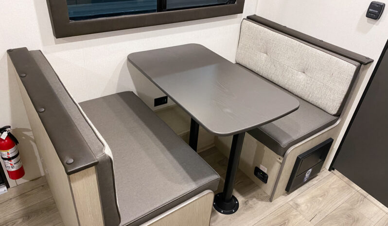 2025 Shasta Oasis 18FQ full