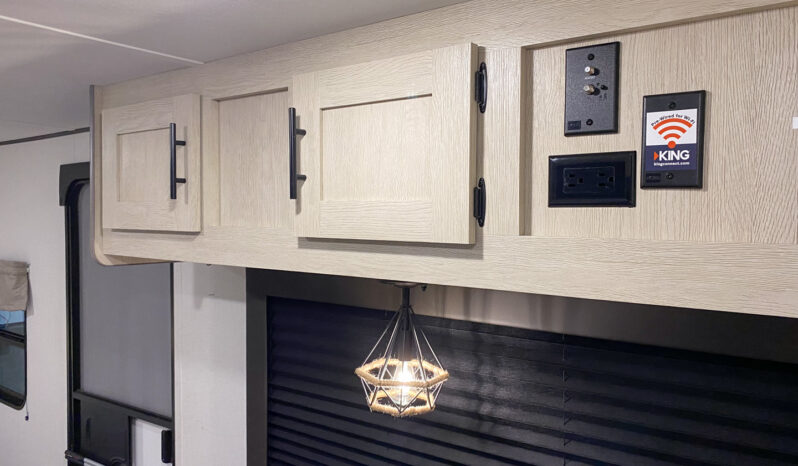 2025 Shasta Oasis 18FQ full