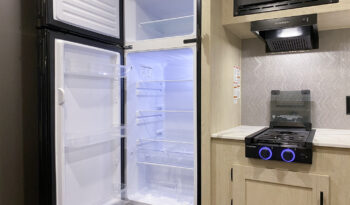 2025 Shasta Oasis 18FQ full