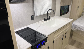 2025 Shasta Oasis 18FQ full