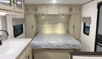 2025 Shasta Oasis 18FQ full