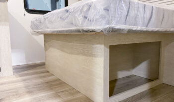 2025 Shasta Oasis 18FQ full