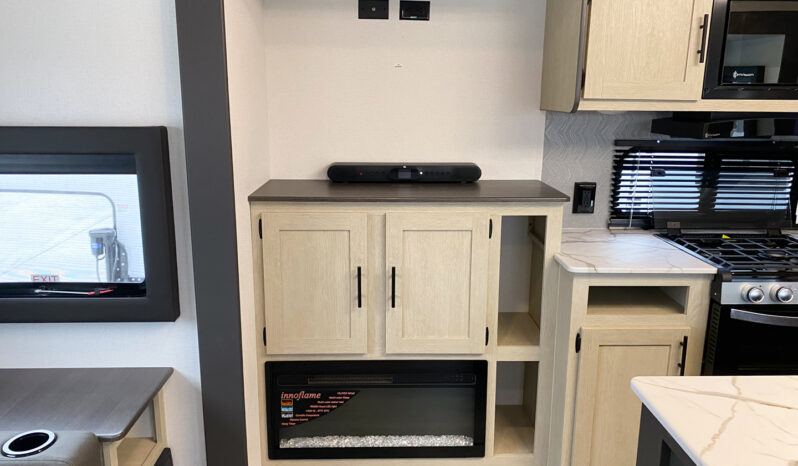 2026 Shasta Oasis 33RLTS full