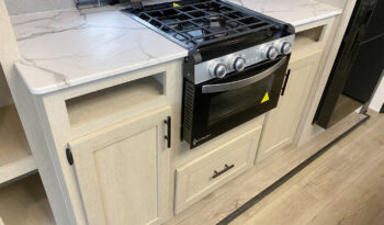 2026 Shasta Oasis 33RLTS full