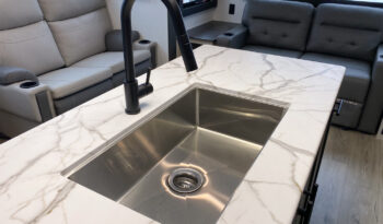 2026 Shasta Oasis 33RLTS full