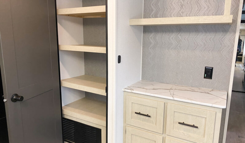 2026 Shasta Oasis 33RLTS full