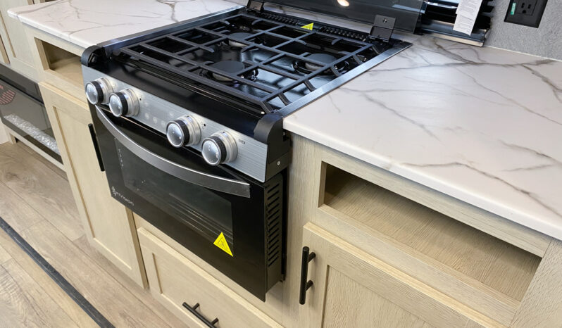 2026 Shasta Oasis 33RLTS full