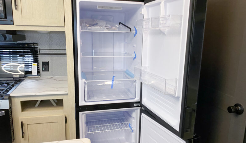 2026 Shasta Oasis 33RLTS full